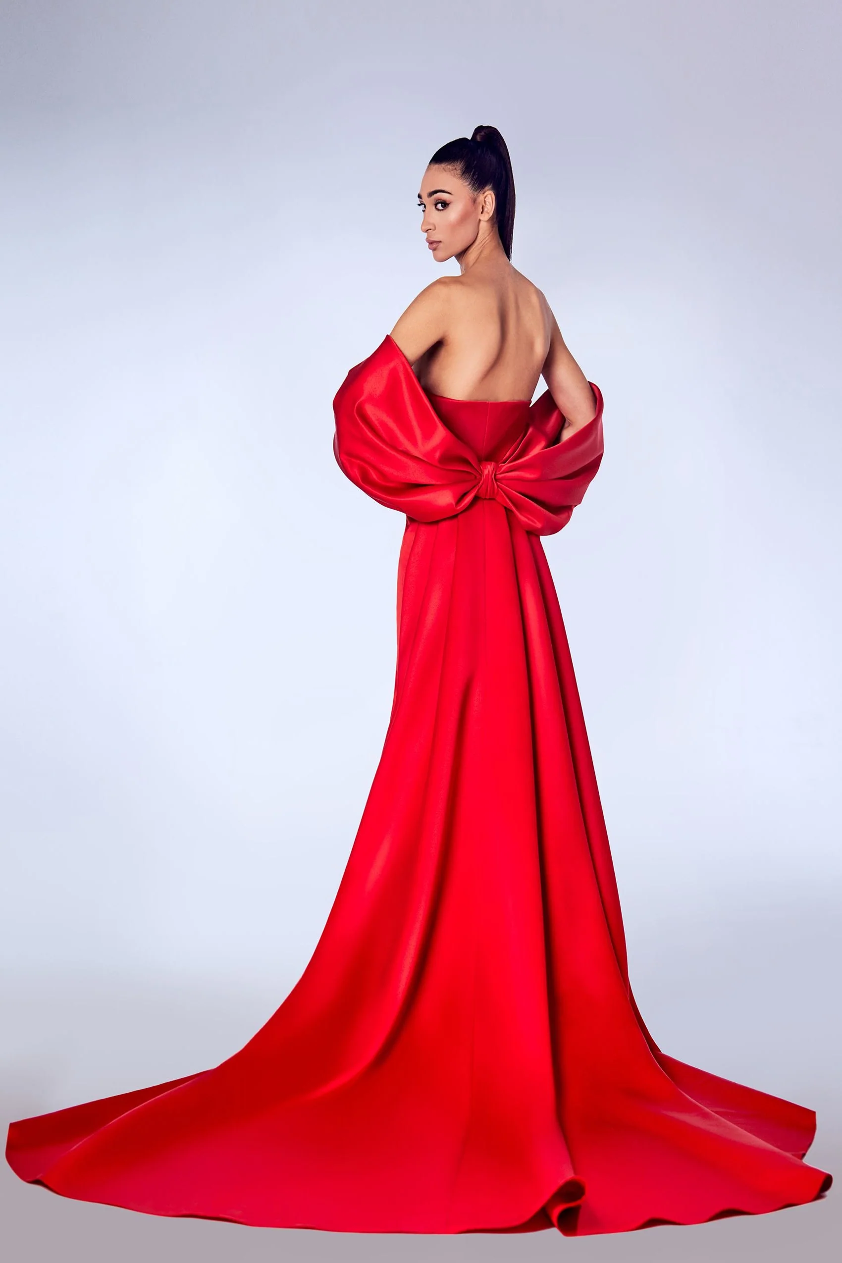 Reverie Couture FW72 - Fashion Us